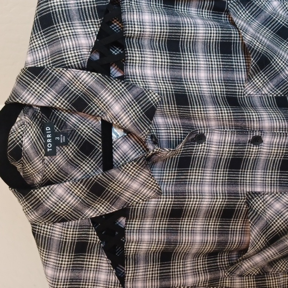 Torrid 3x flannel button down long-sleeved tunic top pink/ grey